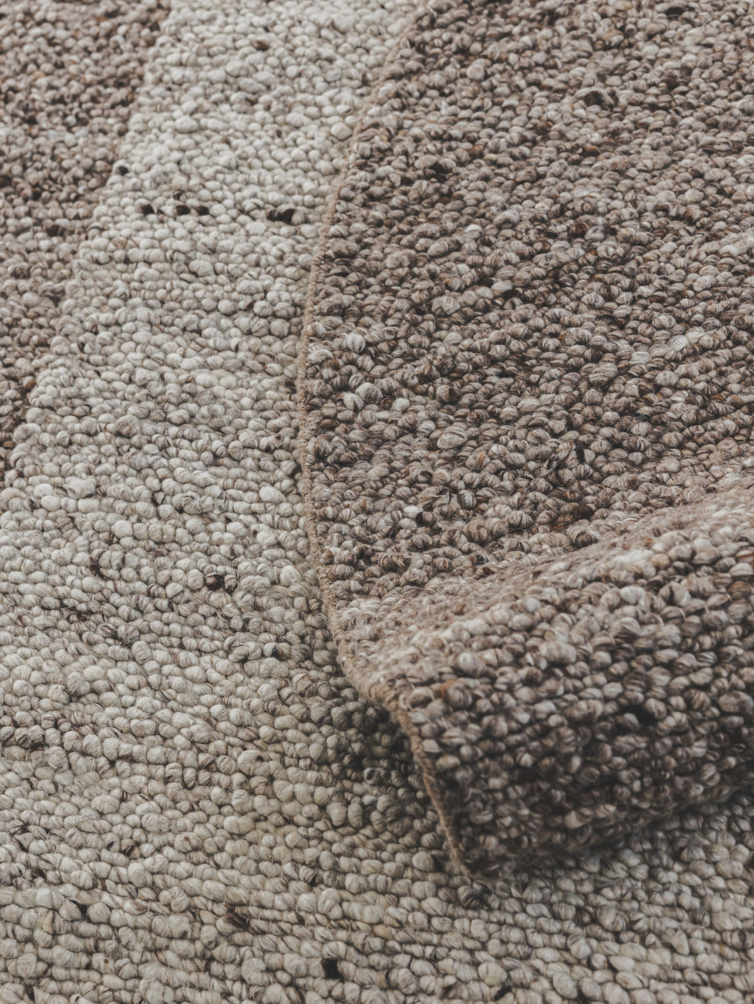 Stonecraft Round Rug in Warm Bagel