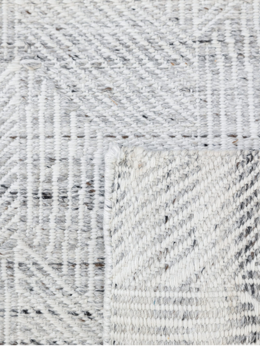Sunstroke Rug in Gull