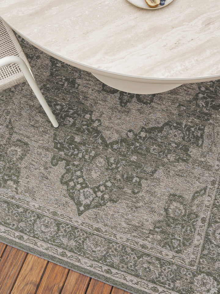 Tribute Rug in Kelp