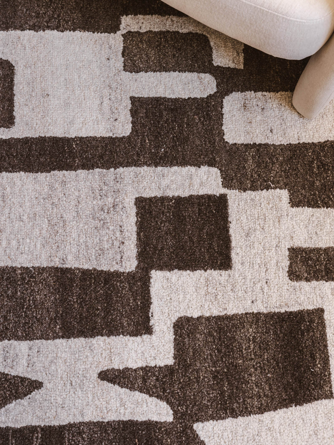 Uncover Rug in Cocoa