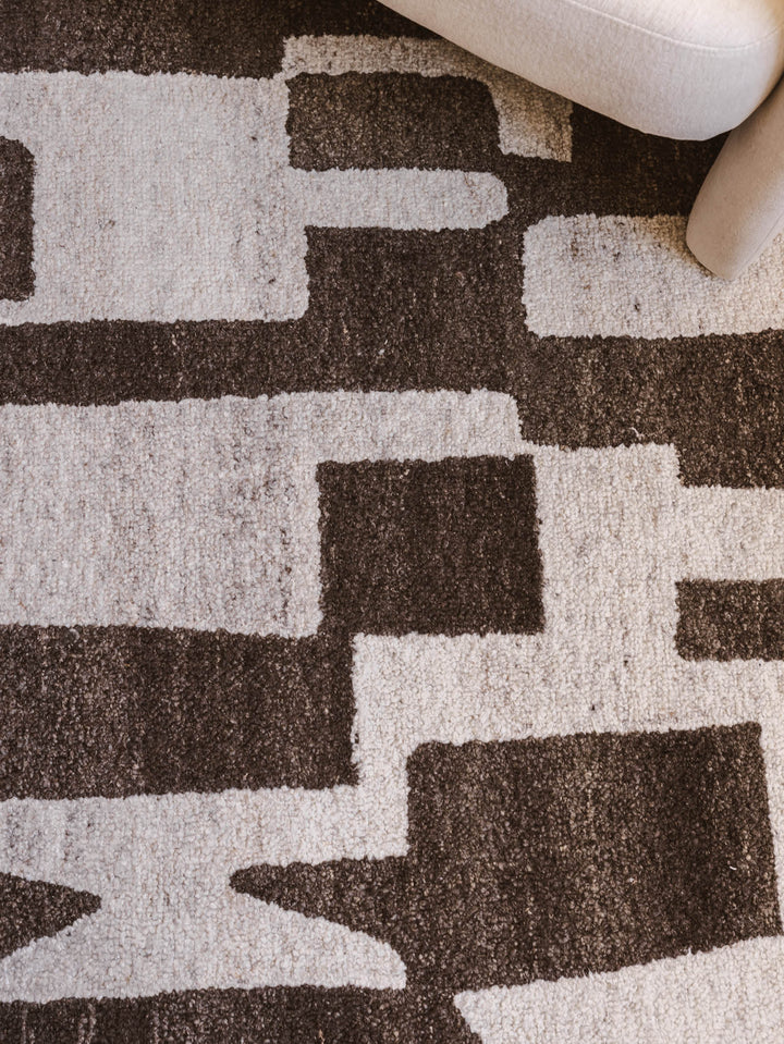 Uncover Rug in Cocoa
