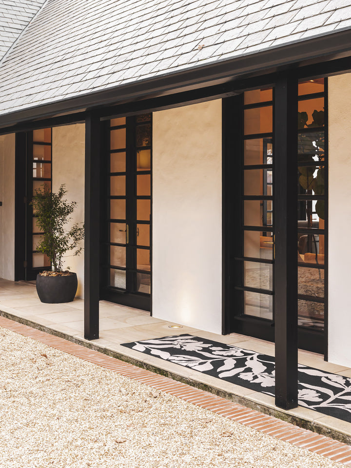 Wildvine Runner in Ebony