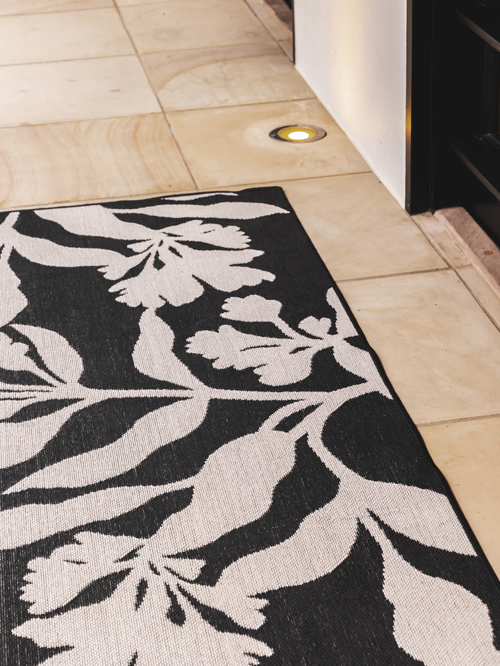 Wildvine Runner in Ebony