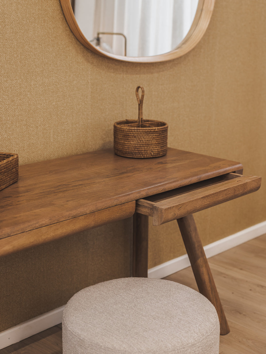 Valor Desk in Nutmeg