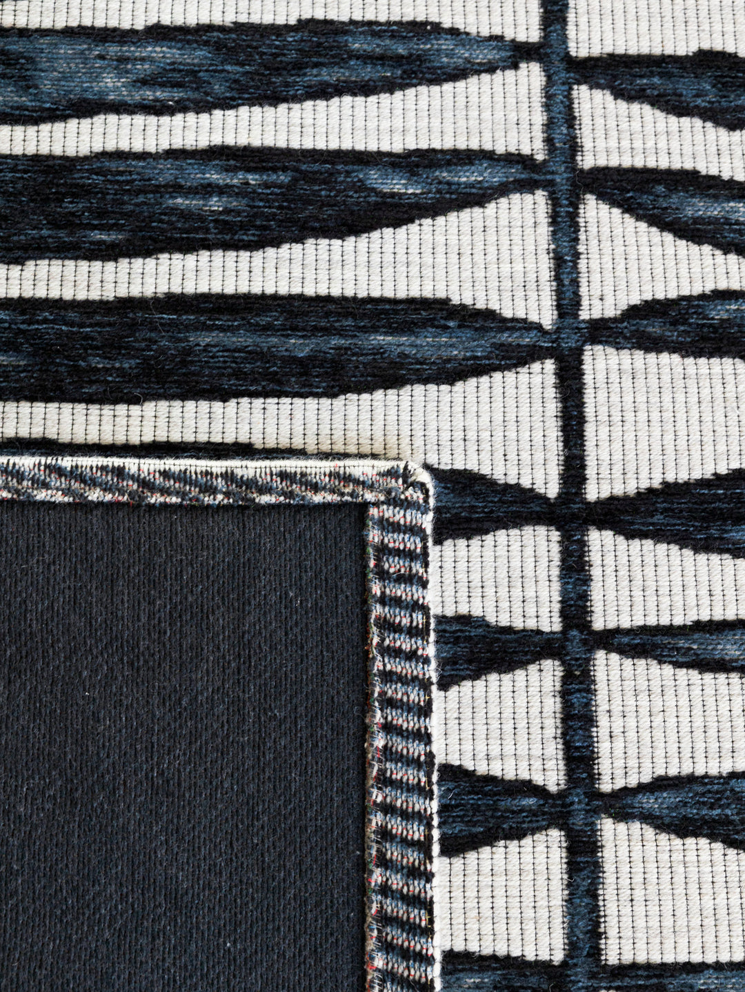 Vertigo Rug in Ensign