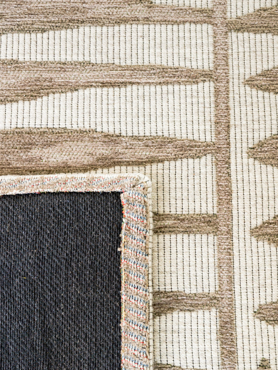 Vertigo Rug in Hazel
