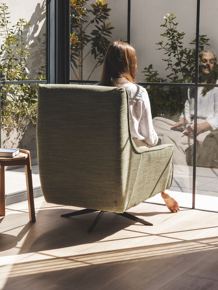 Victor Swivel Chair