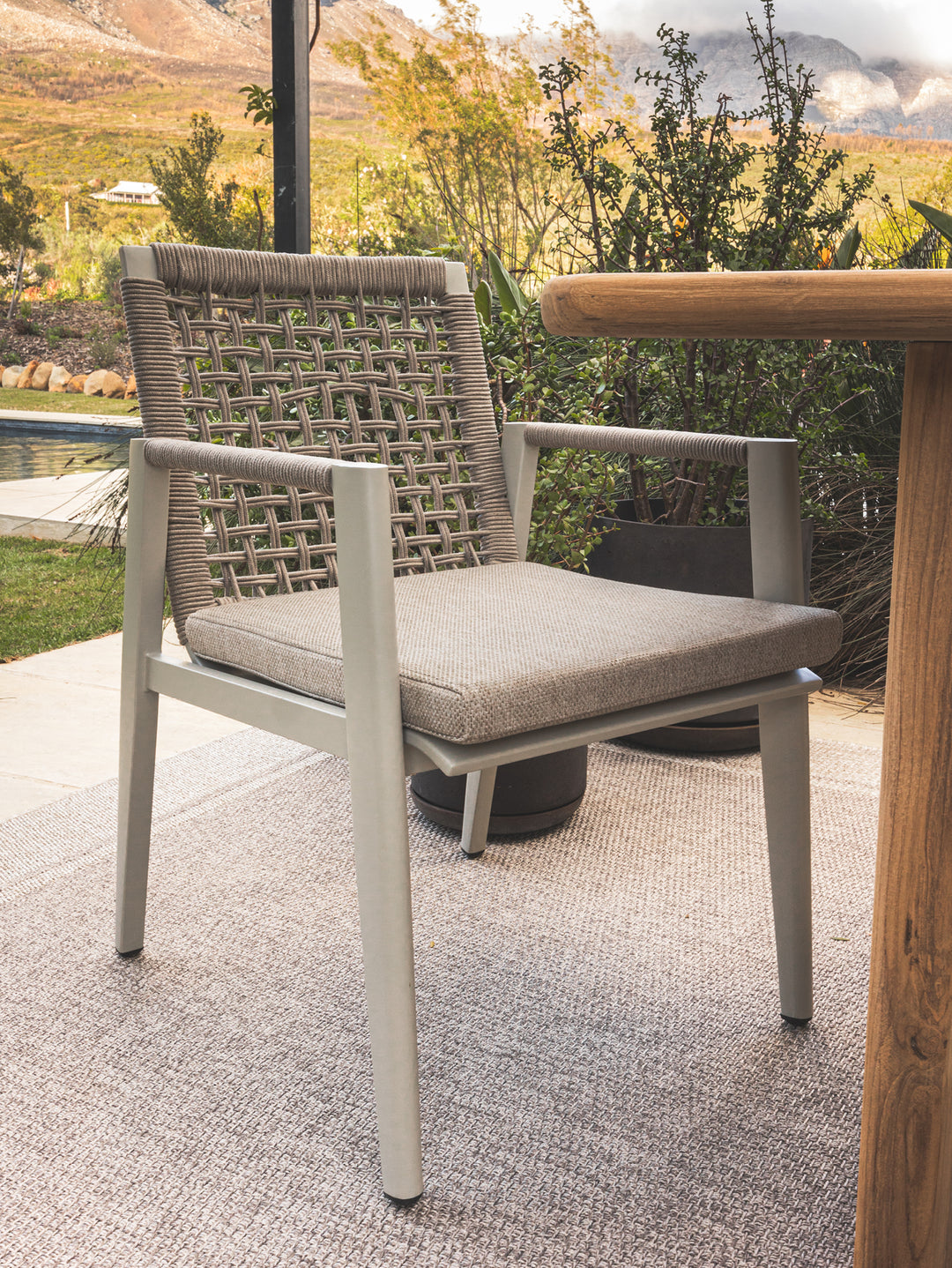 Vista Outdoor Dining Chair