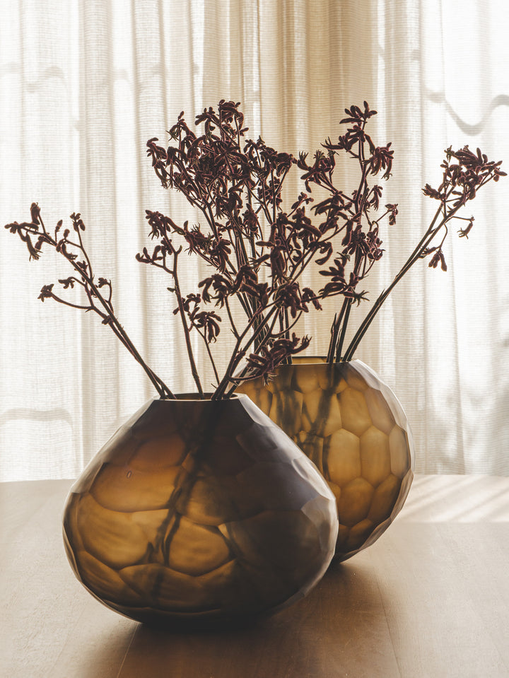 Zora Vase Medium in Bronze
