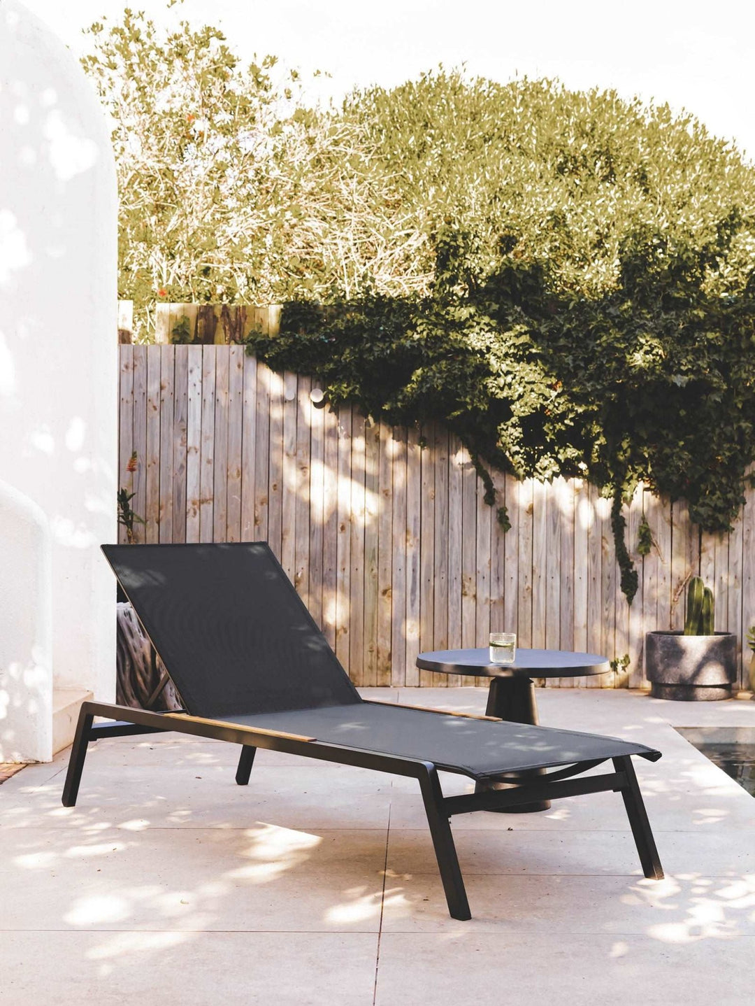 Casablanca Outdoor Lounger - Hertex Haus - badge_fully_outdoor