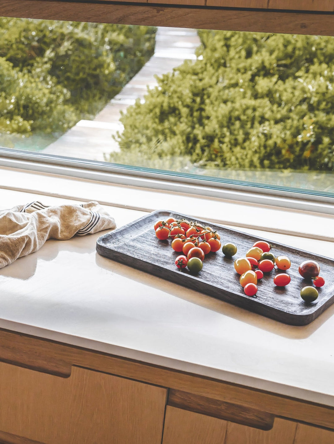 Dolce Wooden Tray in Pepper - tray - Hertex Haus - Decor