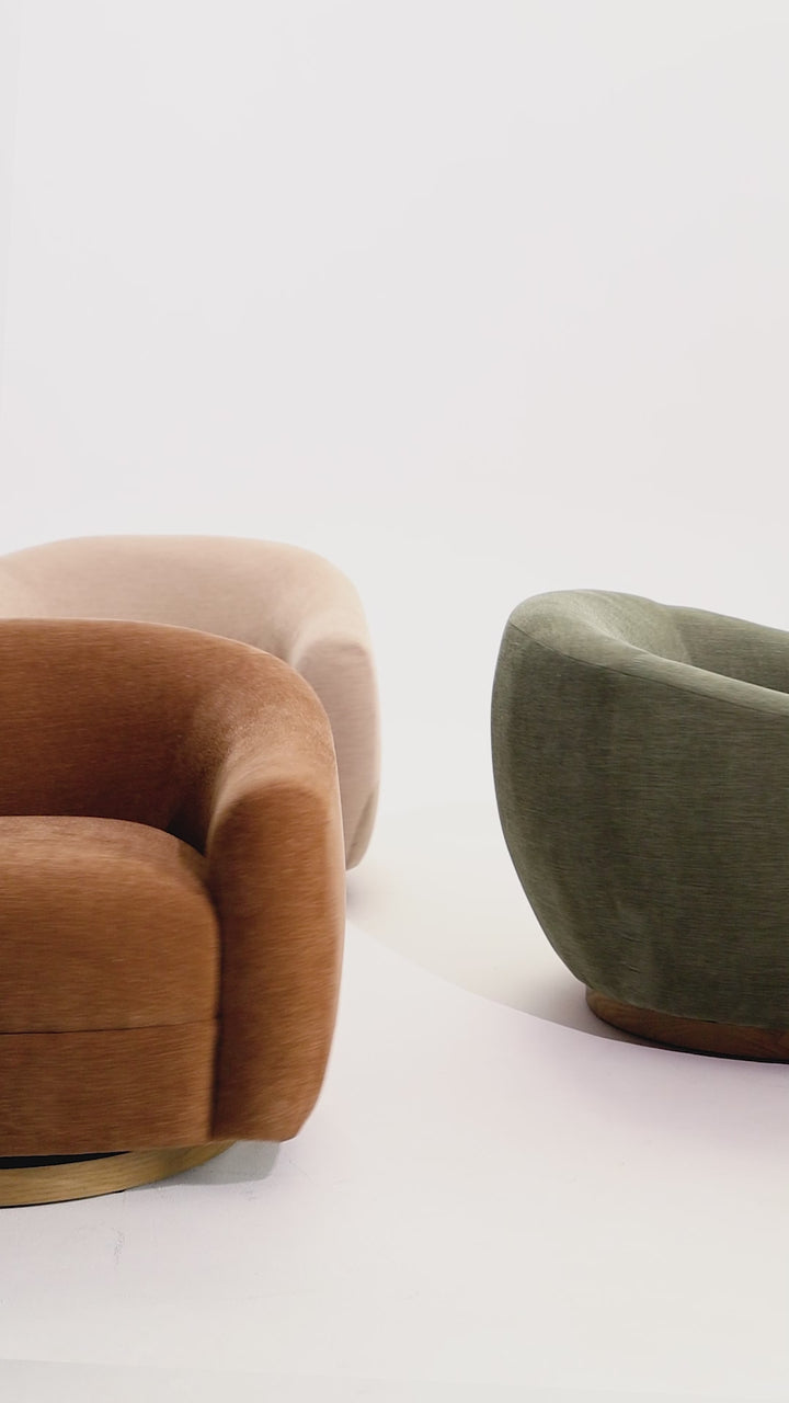 Grandeur Swivel Chair