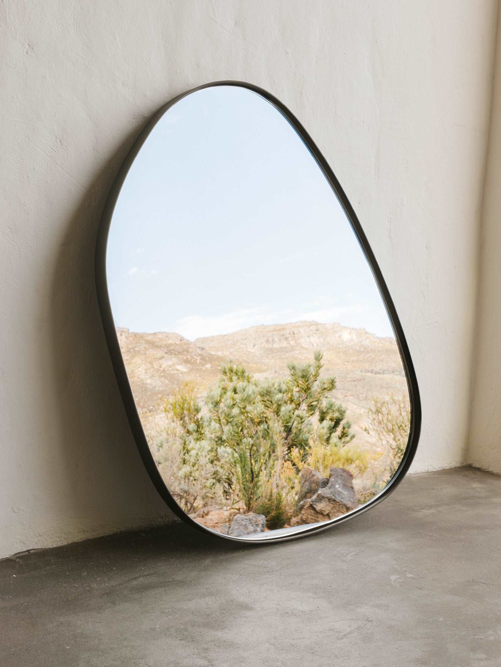 Como Mirror in Matte Black - Hertex Haus Online - Hertex Haus