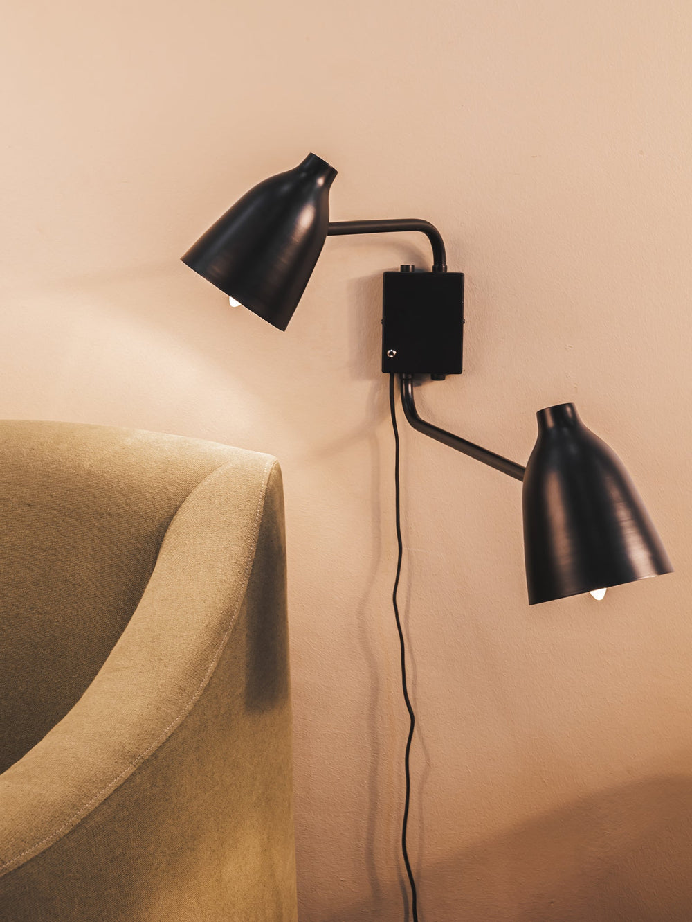 Da Vinci Wall Light in Nero - Lighting- Hertex Haus Online - Homeware